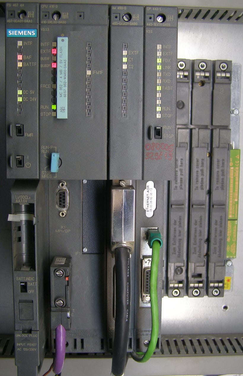 CPU 416-3 from series Siemens Simatic S7-400 (Wikimedia, Public Domain) CPU 416-3 from series Siemens Simatic S7-400 (Wikimedia, Public Domain)