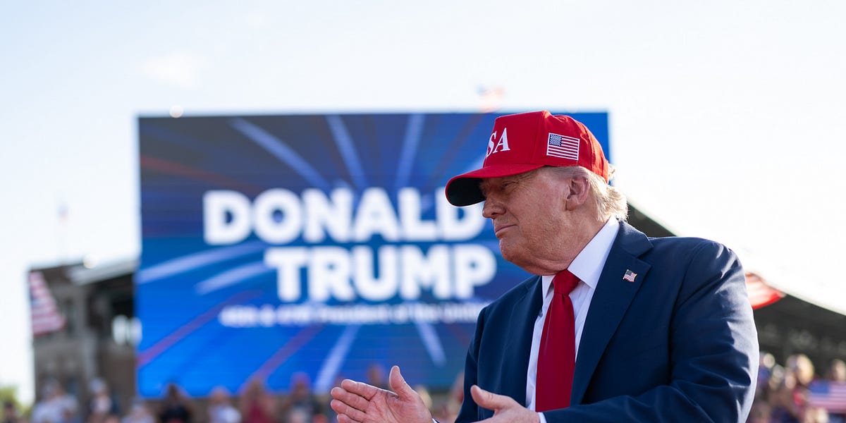 🚨 BREAKING: President Trump Signs Executive Order to End &ldquo;Woke Banking&rdquo;