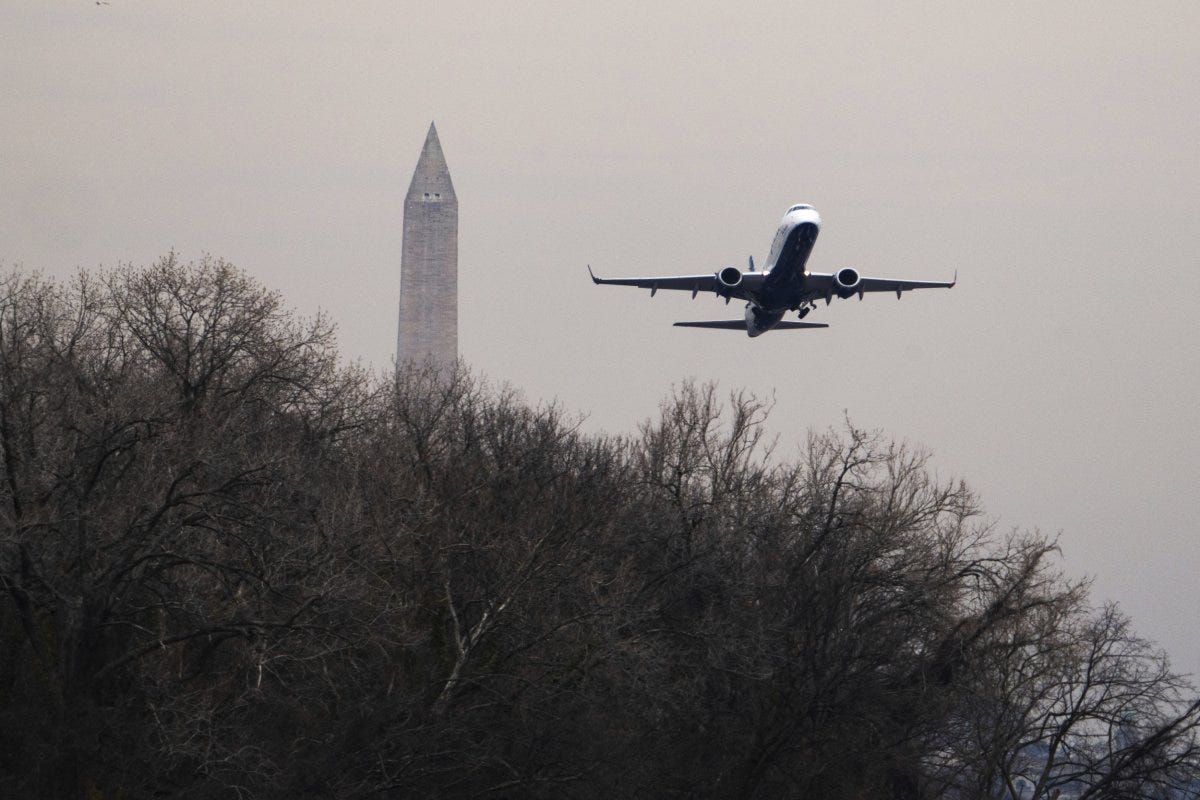 DC Plane Crash Update: Reagan National to See Reduced Flight Arrivals -  Newsweek