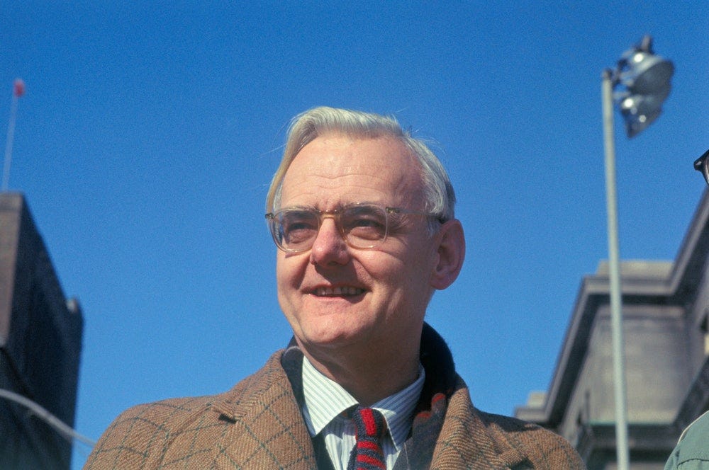 Dr. Humphrey Osmond, LSD pioneer and researcher found great success treating alcoholics with LSD. 