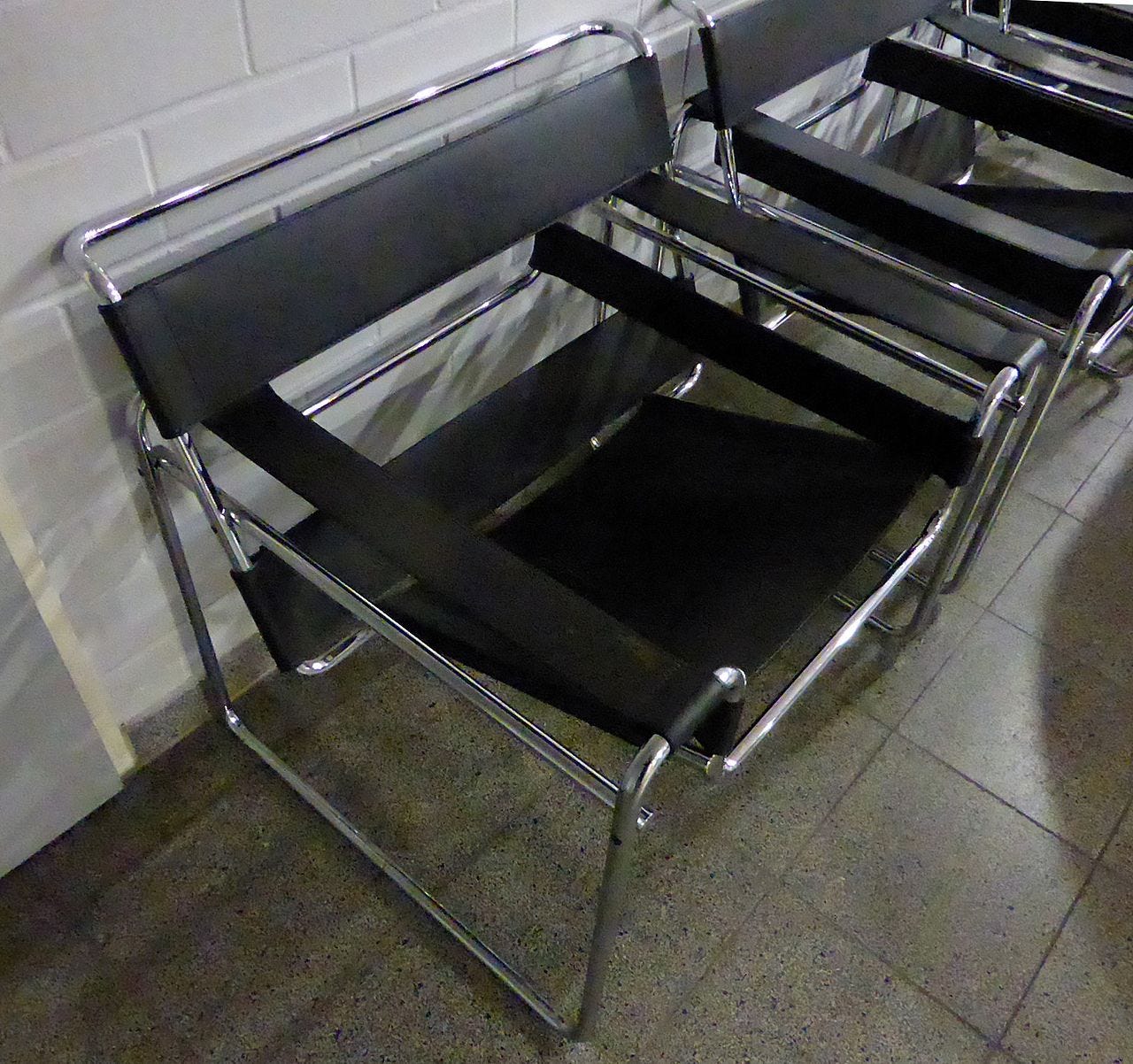 Marcel Breuer 設計的 Wassily Chair|來源:1971markus / Wikimedia Commons(CC BY-SA 4.0) Marcel Breuer 設計的 Wassily Chair|來源:1971markus / Wikimedia Commons(CC BY-SA 4.0)