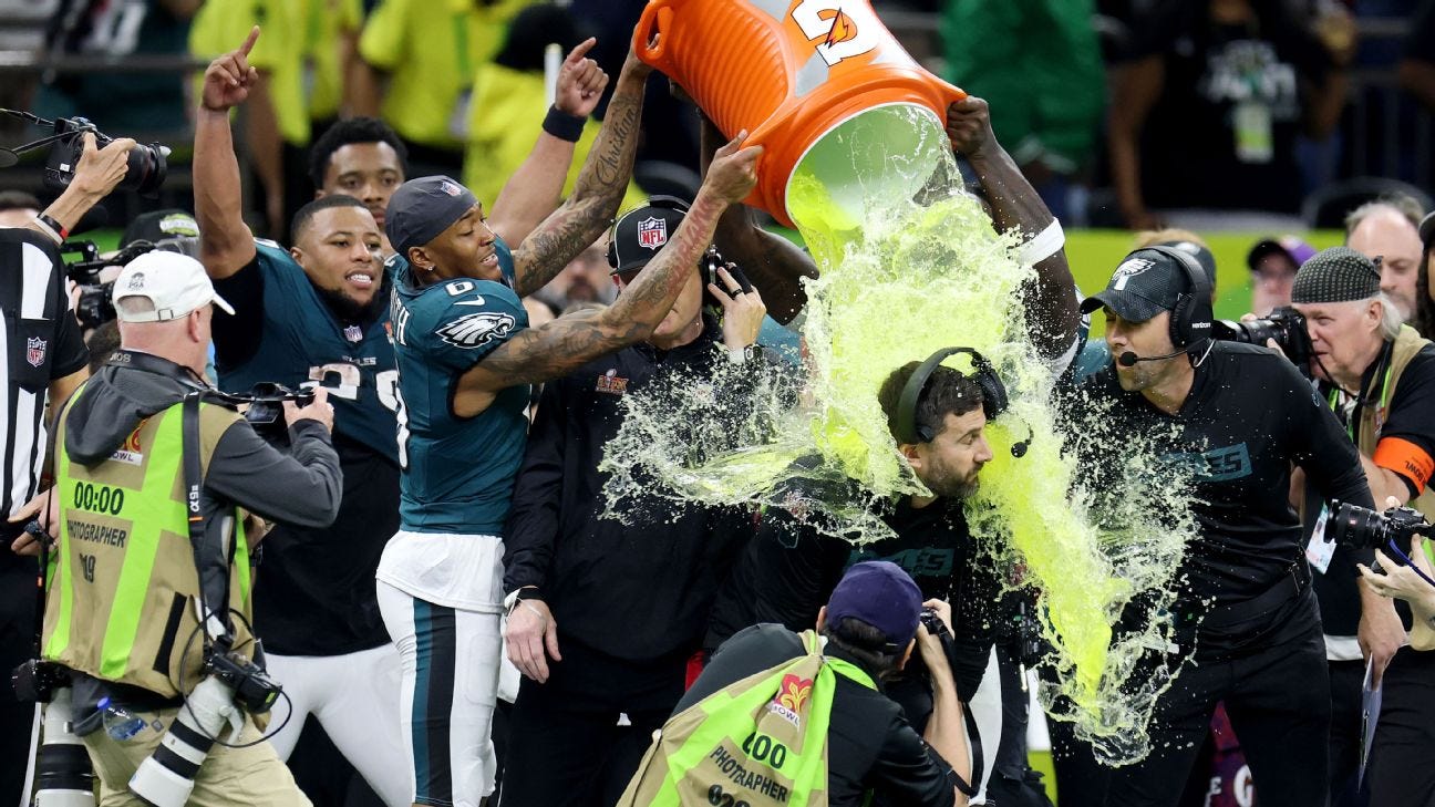 Super Bowl Gatorade shower: history, disputes and color - ESPN Super Bowl Gatorade shower: history, disputes and color - ESPN