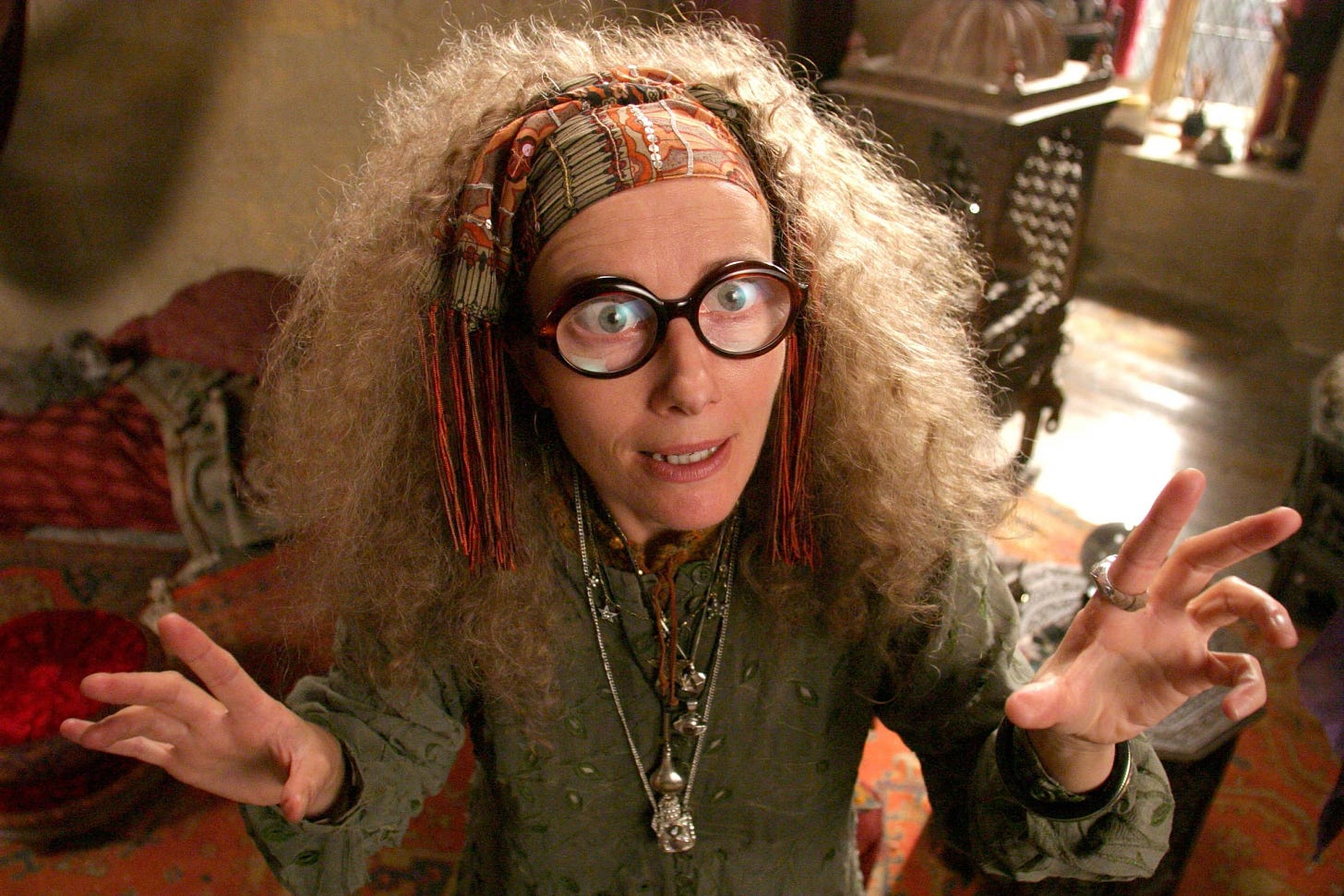 Sybill Trelawney | Harry Potter Wiki | Fandom Sybill Trelawney | Harry Potter Wiki | Fandom