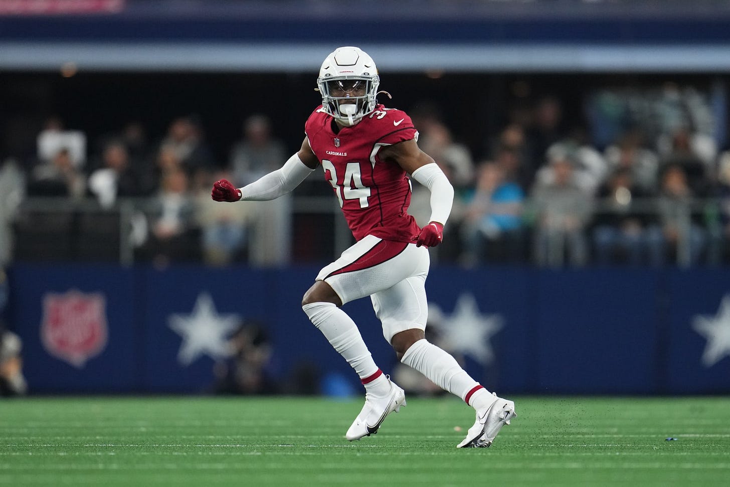 Jalen Thompson, Cardinals Agree to 3-Year Contract Extension Worth Reported $40M Jalen Thompson, Cardinals Agree to 3-Year Contract Extension Worth Reported $40M