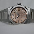 Issue 208: Girard-Perregaux Laureato 39mm Review