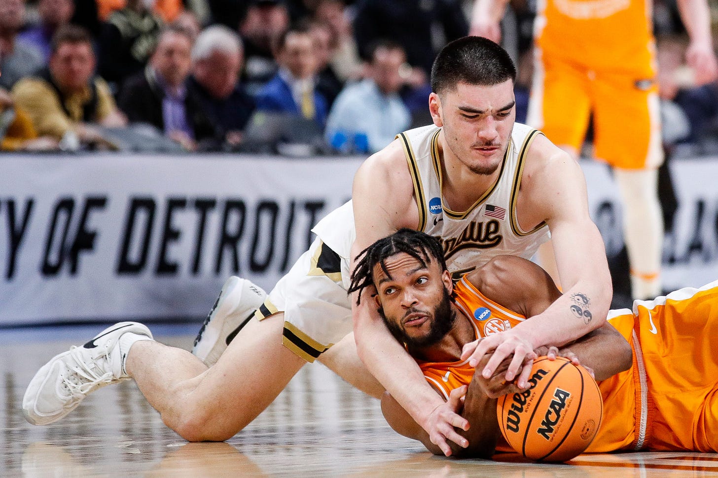 Purdue vs. Tennessee in NCAA Elite 8: Score updates, highlights
