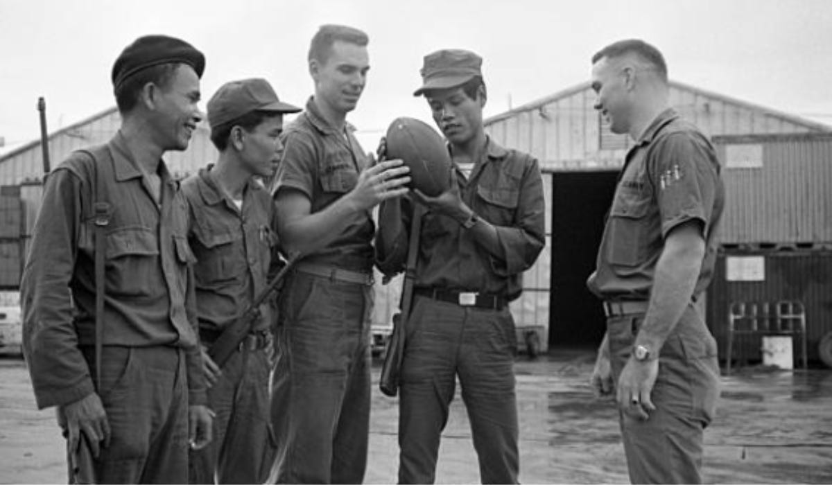 Why Roger Staubach was given the name Captain Comeback | by Barry Gipson |  Medium