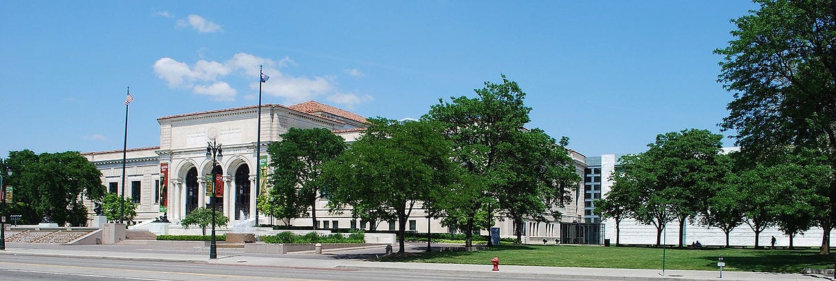Front facade of the DIA, a museum with a great visitor experience. This is why we visit museums!