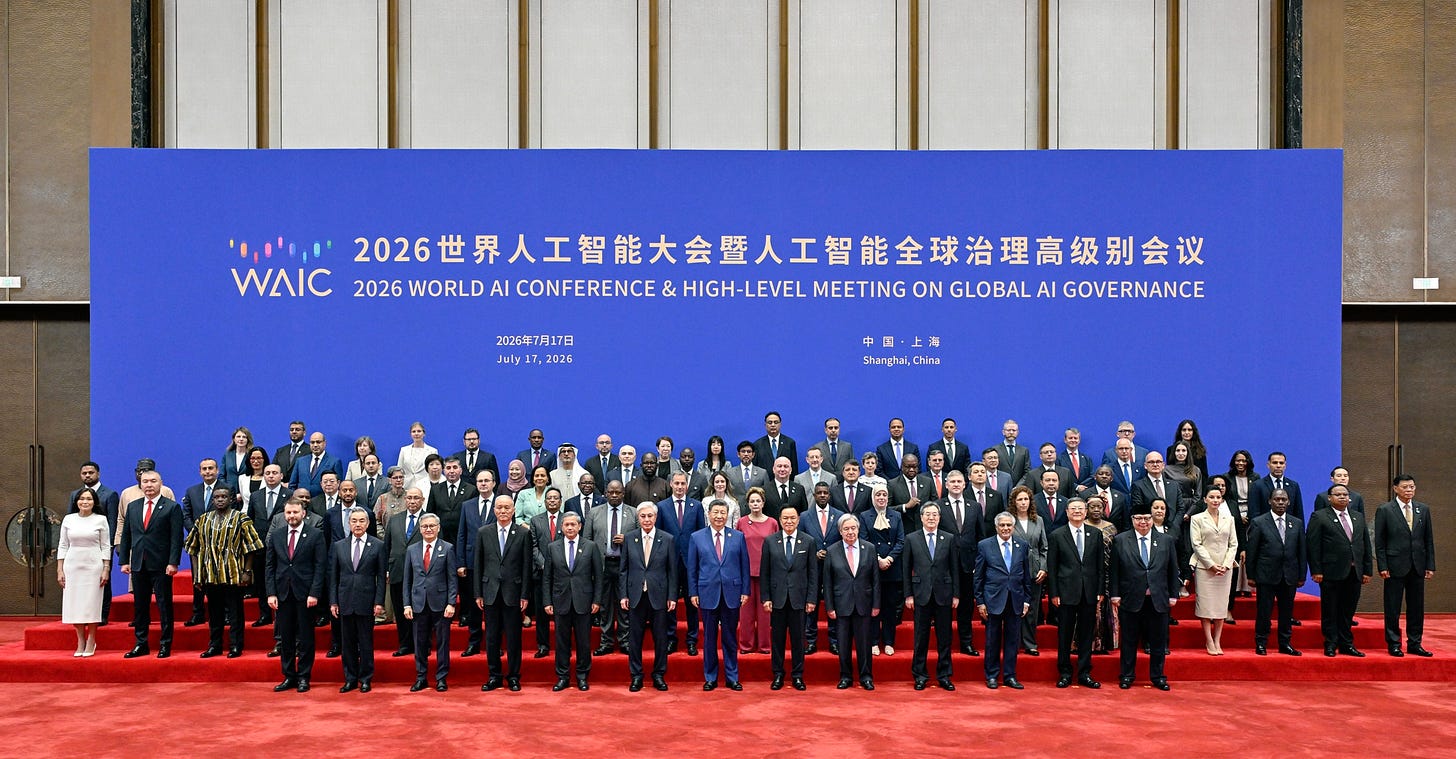 Chinese President Xi Jinping poses for photos with foreign heads of state and government, leaders of international organizations, and heads of delegations attending the 2026 World AI Conference and High-Level Meeting on Global AI Governance in Shanghai, July 17, 2026. Photo: Xinhua