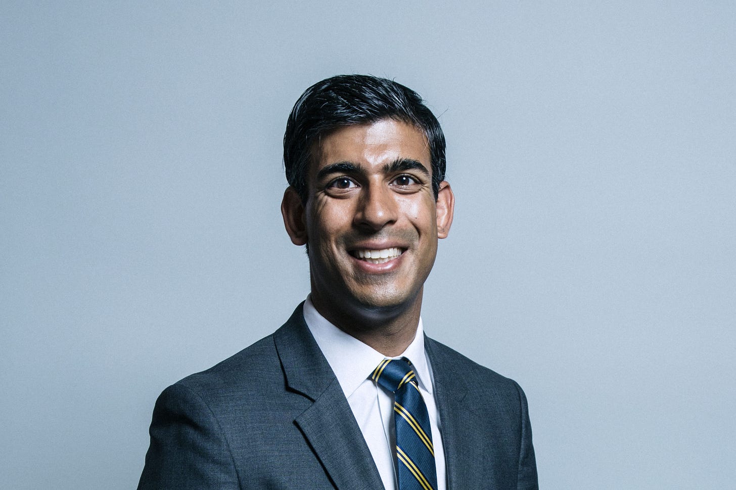 File:Official portrait of Rishi Sunak crop 1.jpg - Wikimedia Commons