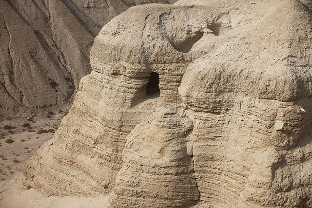 File:The cave of Qumran place of the dead Sea Scrolls.JPG - Wikimedia  Commons