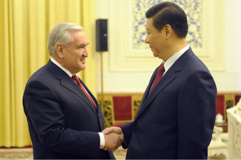 Jean-Pierre Raffarin décoré par la Chine de la "Médaille de l'amitié"