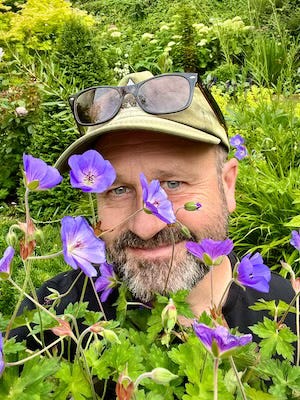 Elliott at TheGardeningKind 