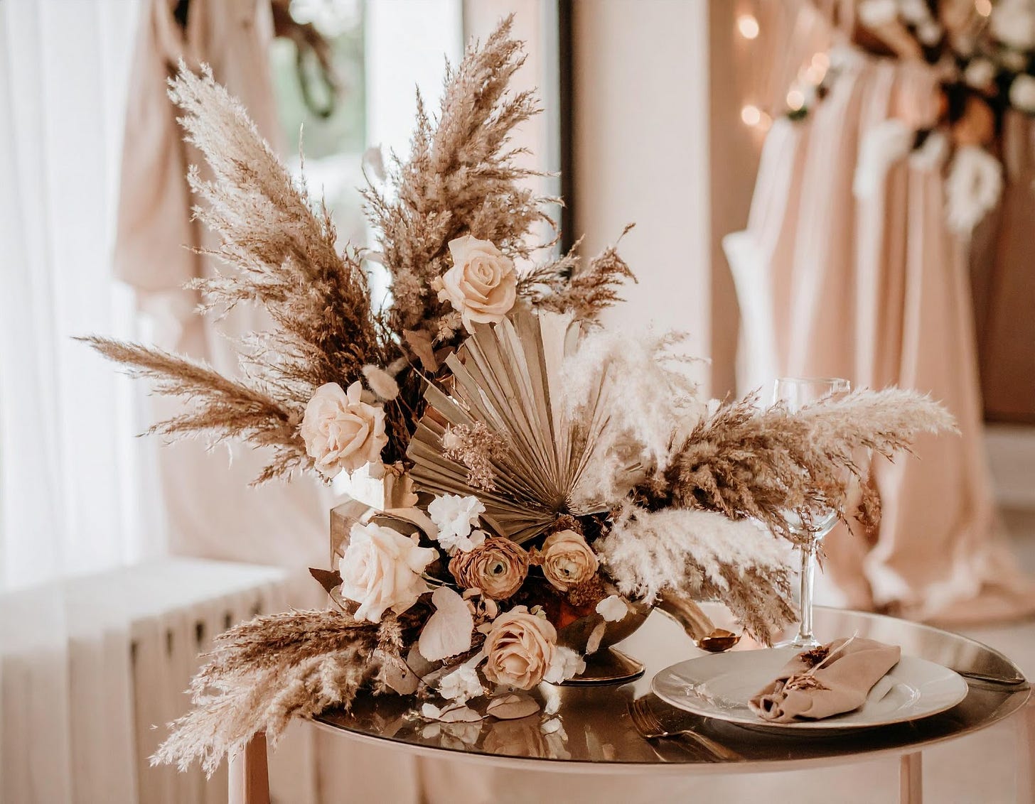 A table with a bouquet of flowers

AI-generated content may be incorrect.
