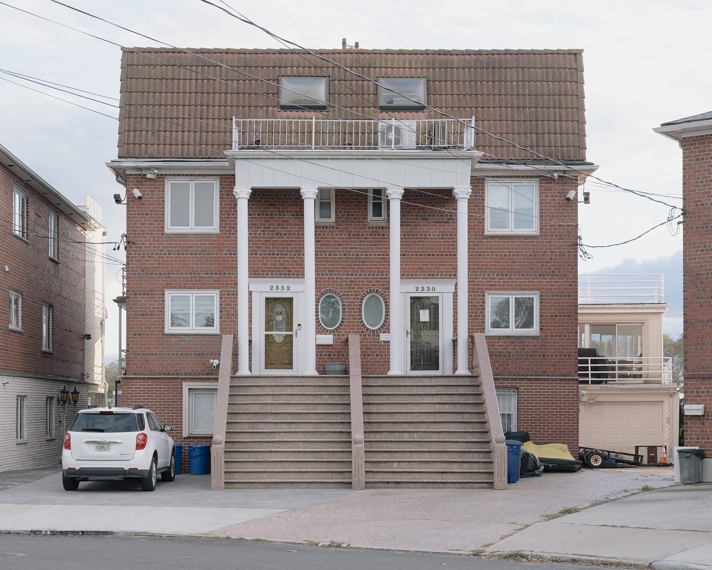 Double house with columns