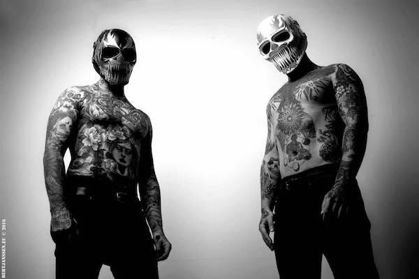 Fotografías de las bandas Ghost, Imperial Triumphant, Slipknot, Bone Cult y Gaerea, todas con miembros cubiertos por máscaras.