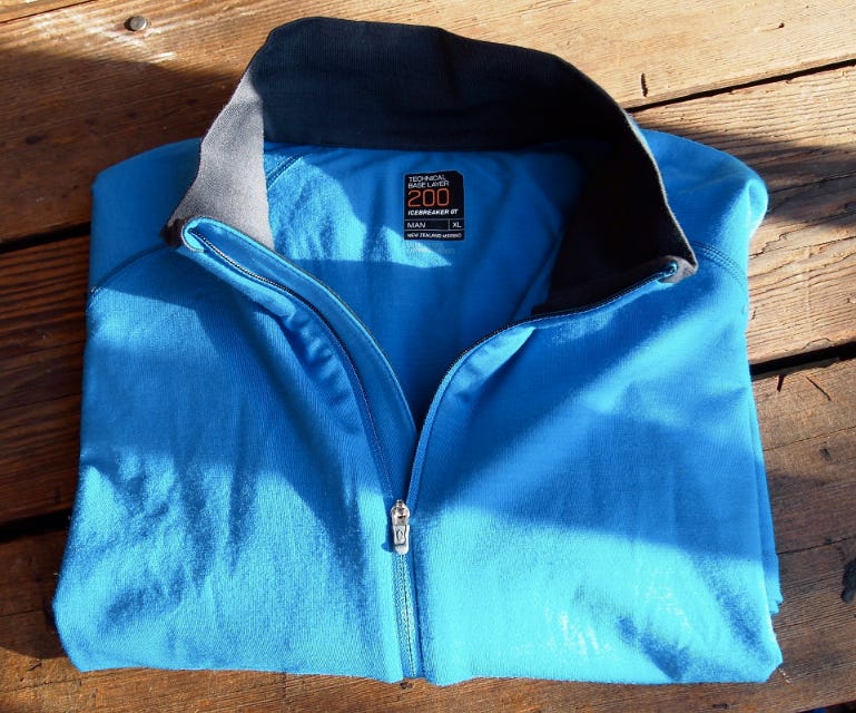 Icebreaker sprint zip folded