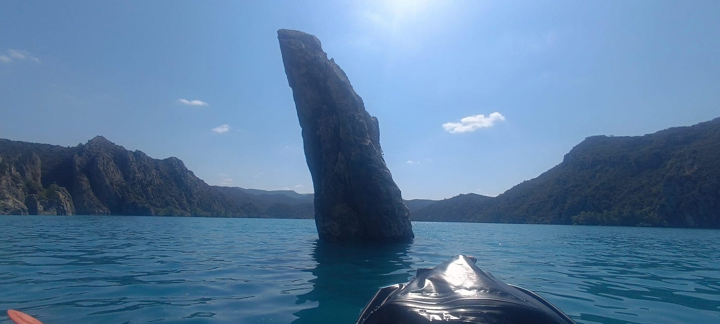 Bikerafting a la Serra del Montsec. Foto: Javi Castillo (https://montsecloop.com)
