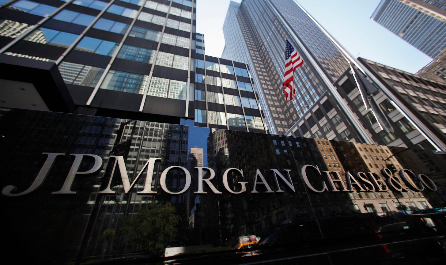 JPMorgan amasses deposits as customers move money to largest U.S. bank |  Reuters
