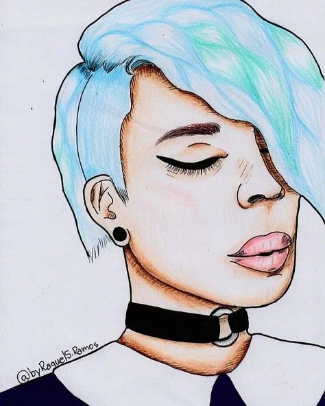 Diversas versões da mesma imagem: A imagem é um desenho feito a mão de uma mulher com cabelo azul esverdeado. O cabelo é curto, com franja comprida sobre o olho direito. Ela usa um colar preto tipo gargantilha e um brinco preto pequeno. A mulher está usando uma blusa azul-escura com gola branca.