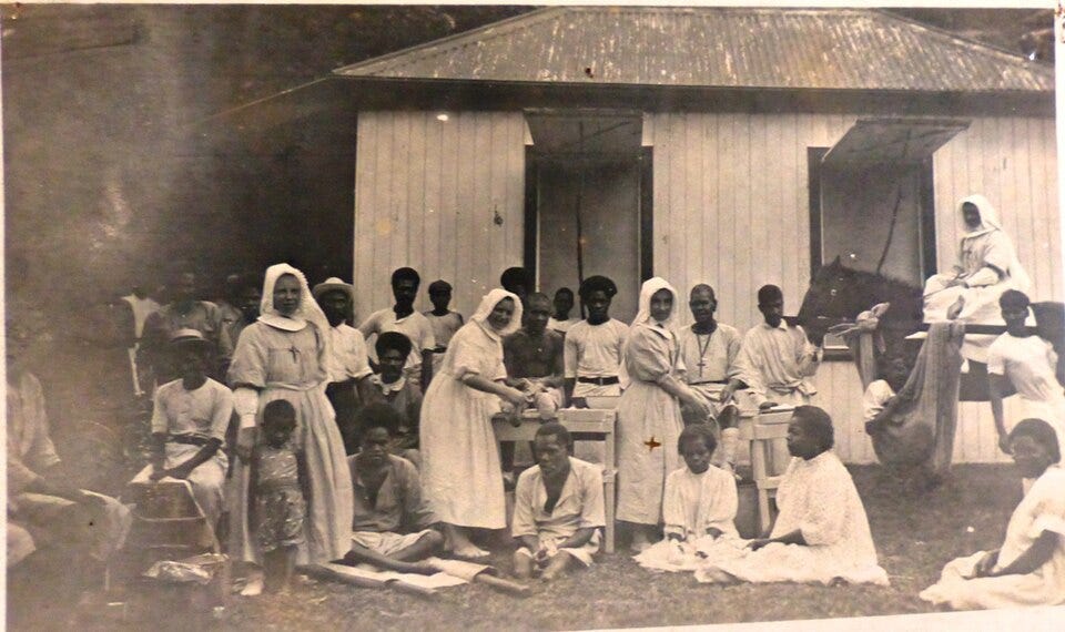 A group of people in white robes

AI-generated content may be incorrect.