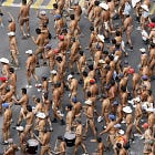 The nudity of the 400 Pueblos