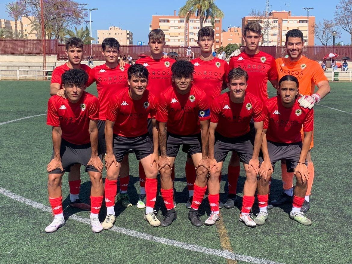 Los jugadores del Juvenil A posan antes del partido Los jugadores del Juvenil A posan antes del partido