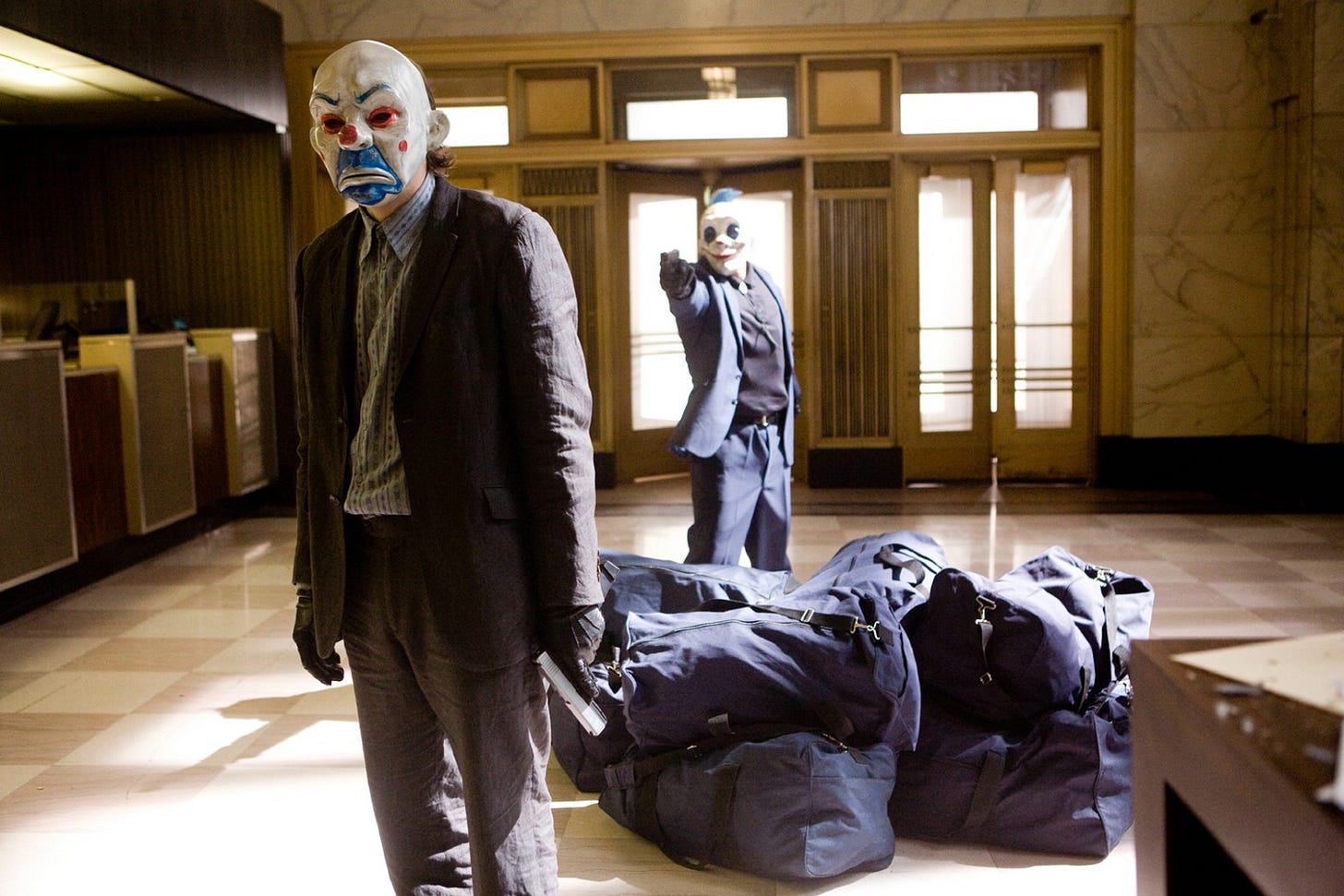 Heath Ledger | @HeathLegend on X: "𝗛𝗲𝗮𝘁𝗵 𝗟𝗲𝗱𝗴𝗲𝗿'𝘀 Joker's Bank  Robbery in 𝗧𝗵𝗲 𝗗𝗮𝗿𝗸 𝗞𝗻𝗶𝗴𝗵𝘁 in @CBR's Best Cold Opens in Film,  From The Dark Knight to Raiders of Lost Ark. https://t.co/LWGY1JqxQw #