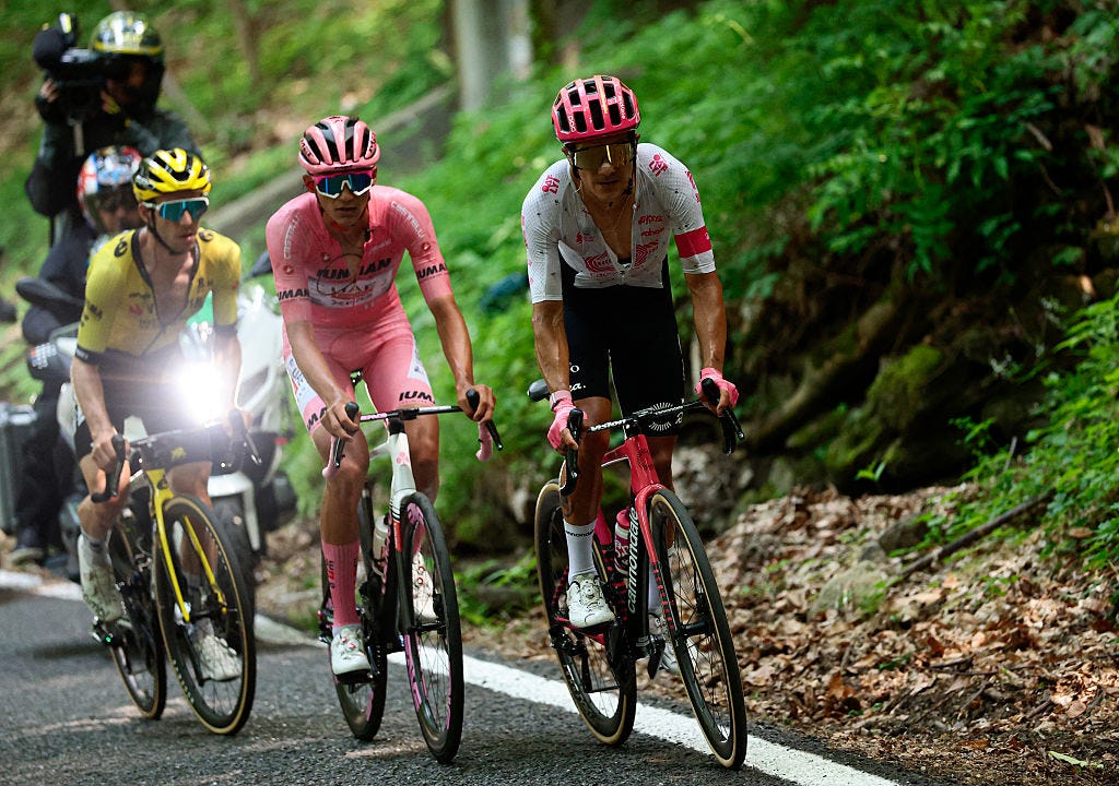 Stage 20 Giro d'Italia: Isaac del Toro, Simon Yates and Richard Carapaz on the Colle delle Finestre