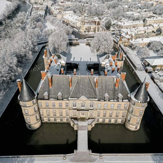 May be an image of Eltz Castle