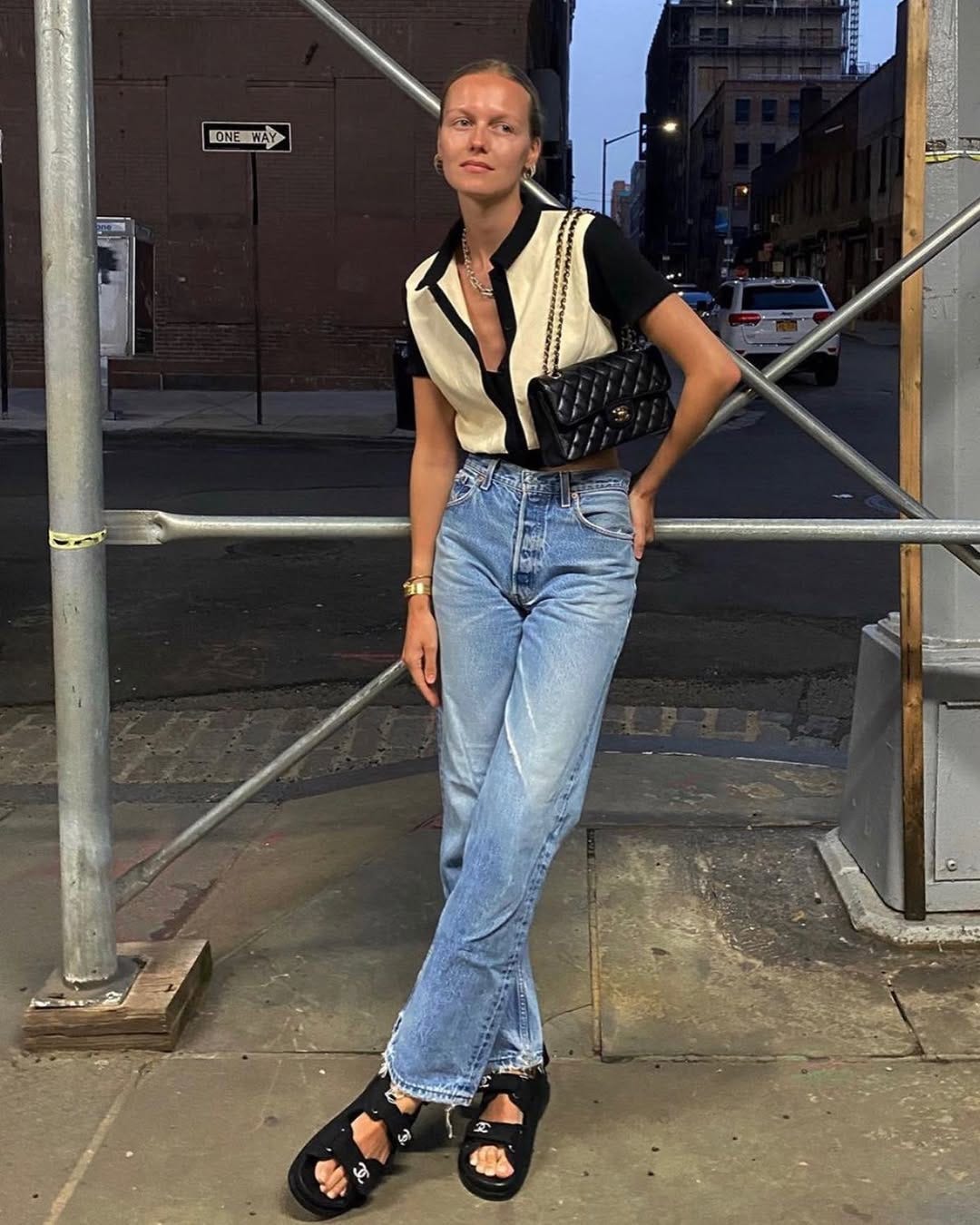 No photo description available.