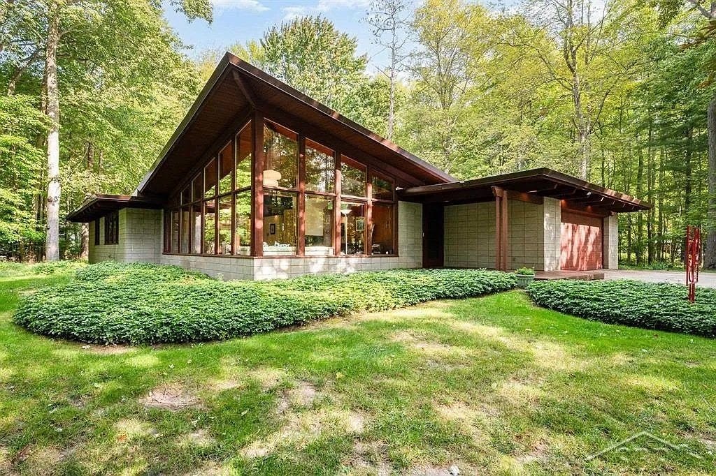 A Francis E. "Red" Warner Design in Midland, MI - $459,500