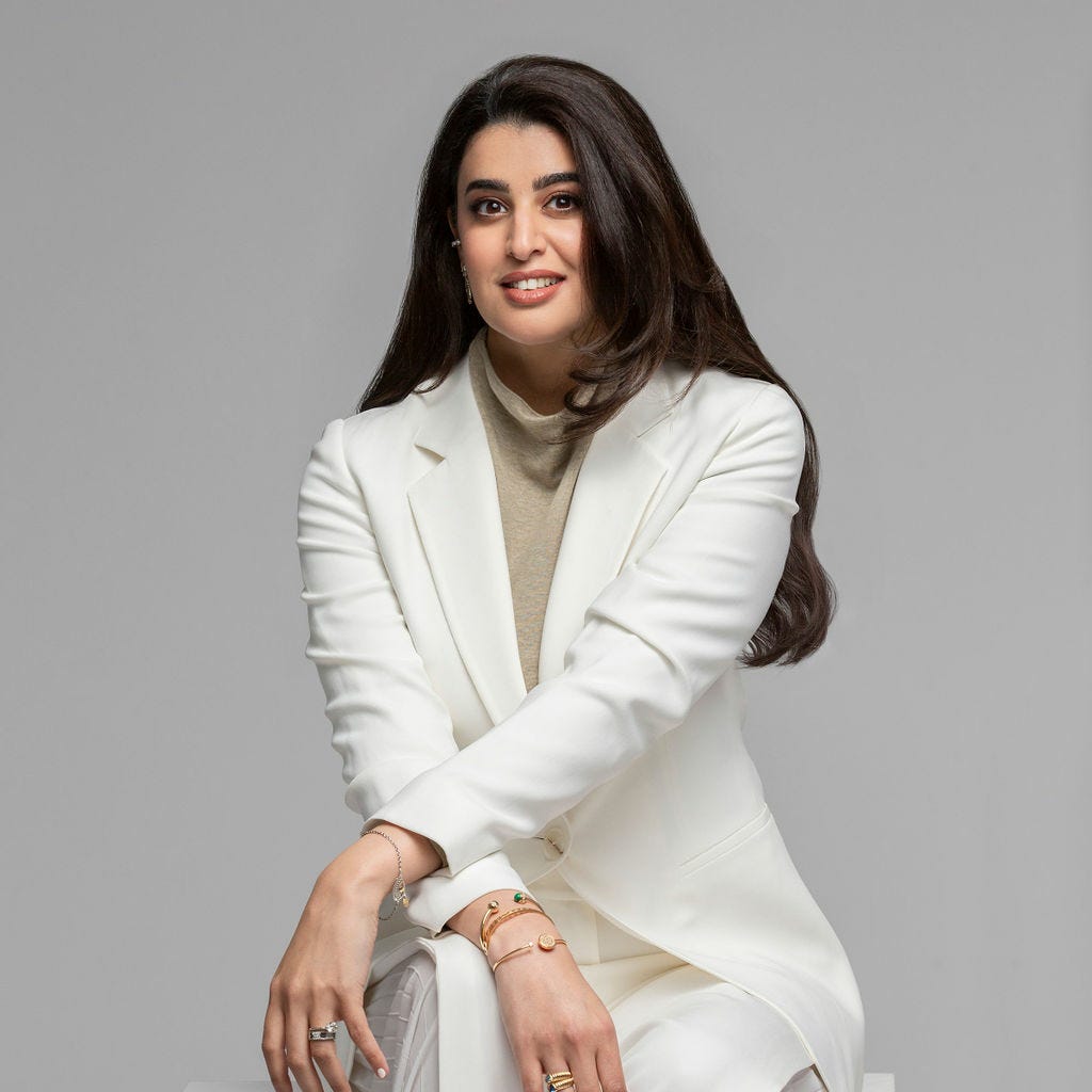 تدوينة مع هيا logo