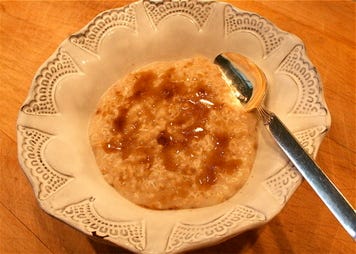 Oatmeal_porridge_in_bowl_2 Oatmeal_porridge_in_bowl_2