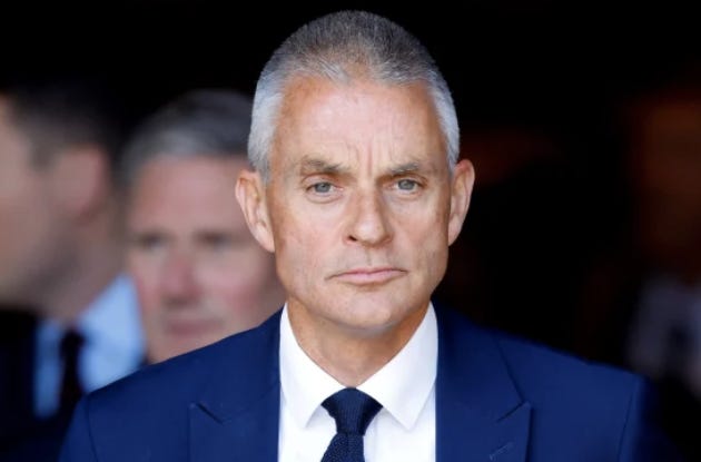 BBC Sportin pääjohtajaa eivät naistoimittajien valitukset kiinnostaneet. Hän halusi naisia esittävät miehet naistensarjoihin.