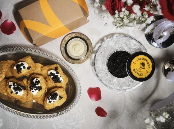 麦克鸡块鱼子酱套组