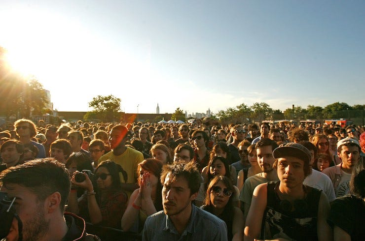 Brooklyn crowd nyc billboard 1548