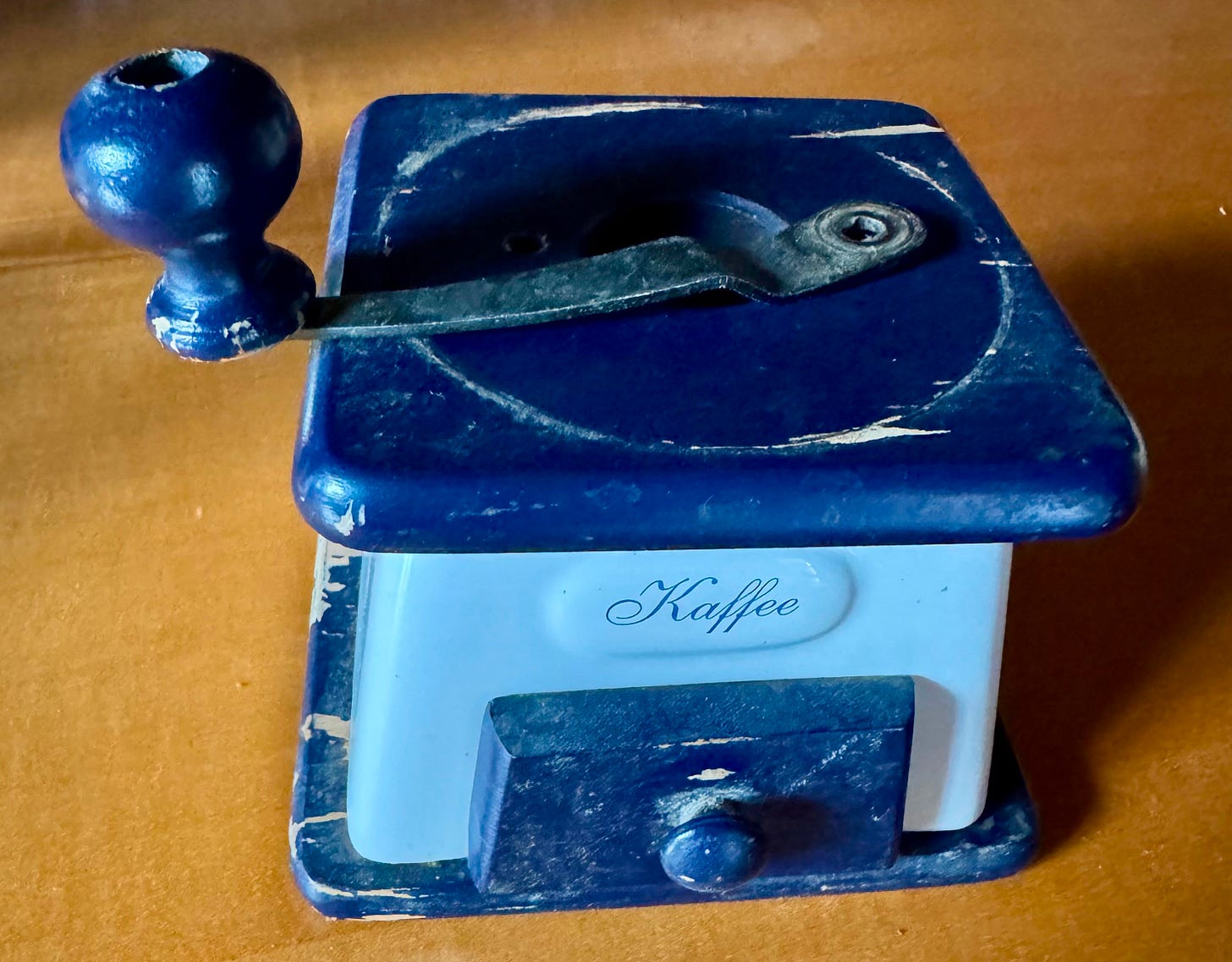 parti del vecchio macinino per caffè