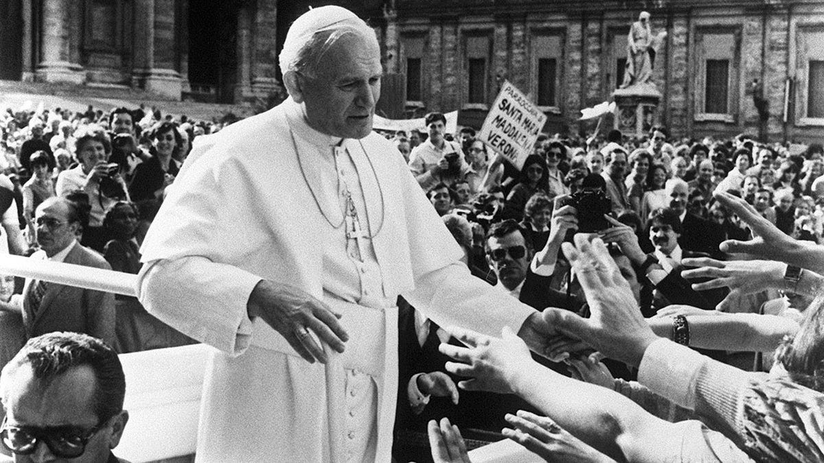 On this day in history, May 13, 1981, Pope John Paul II survives  assassination attempt | Fox News