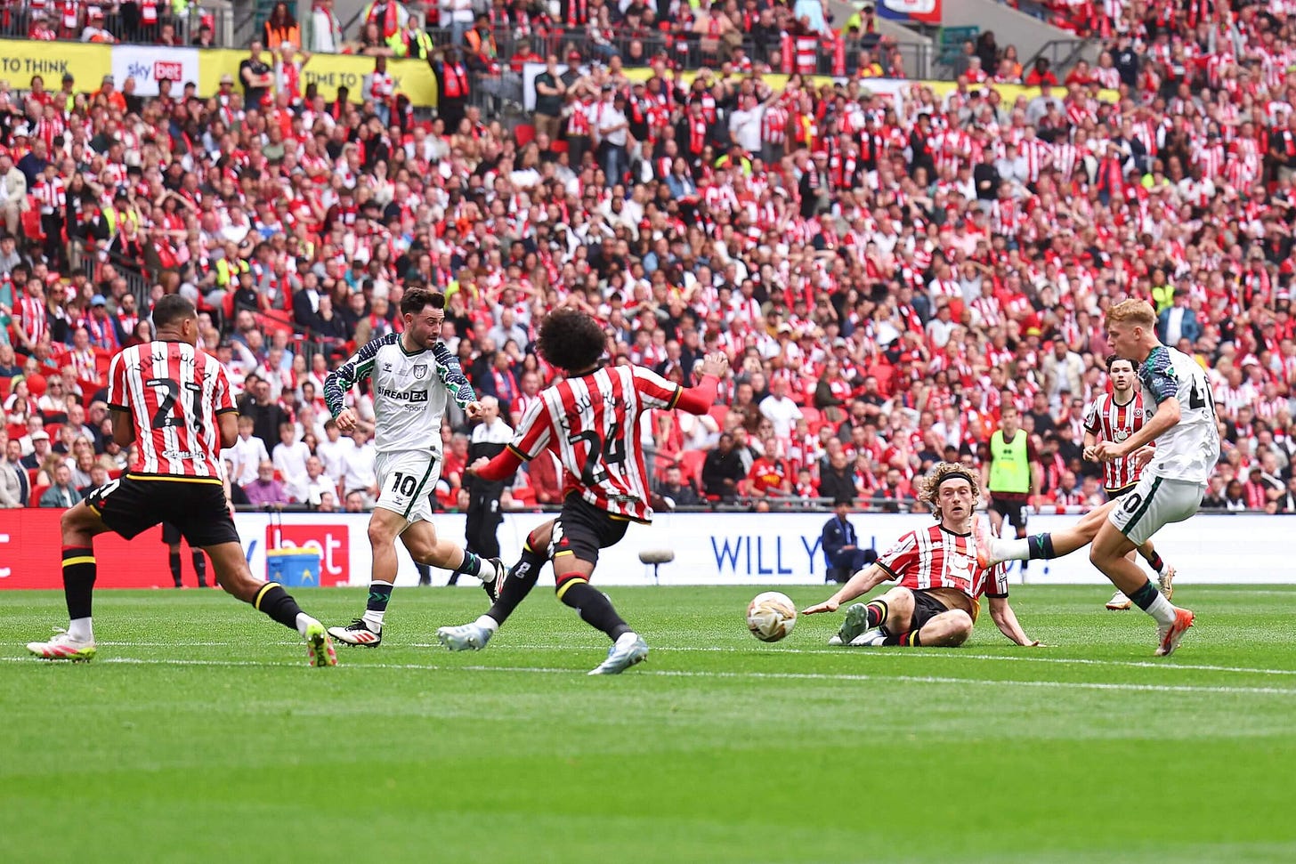 Sheffield United 1 Sunderland 2 – Departing Tommy Watson's £200m goal secures Premier League promotion - The Athletic Sheffield United 1 Sunderland 2 – Departing Tommy Watson's £200m goal secures Premier League promotion - The Athletic