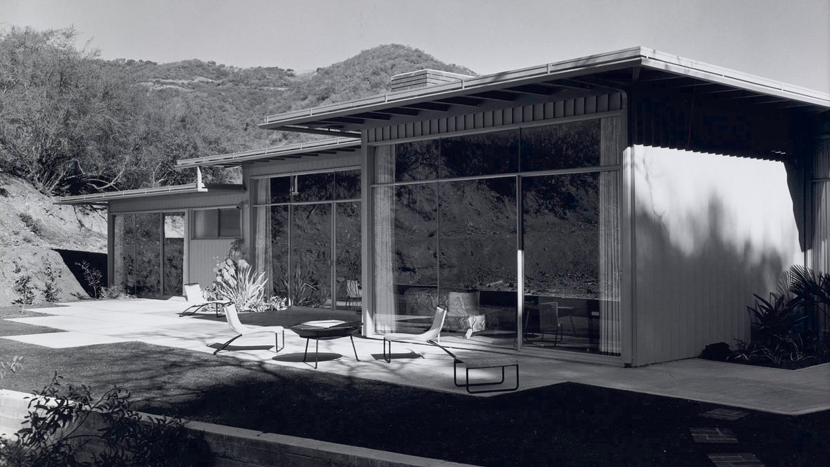 Case Study House #3: A Living Garden for Informal Dwelling
