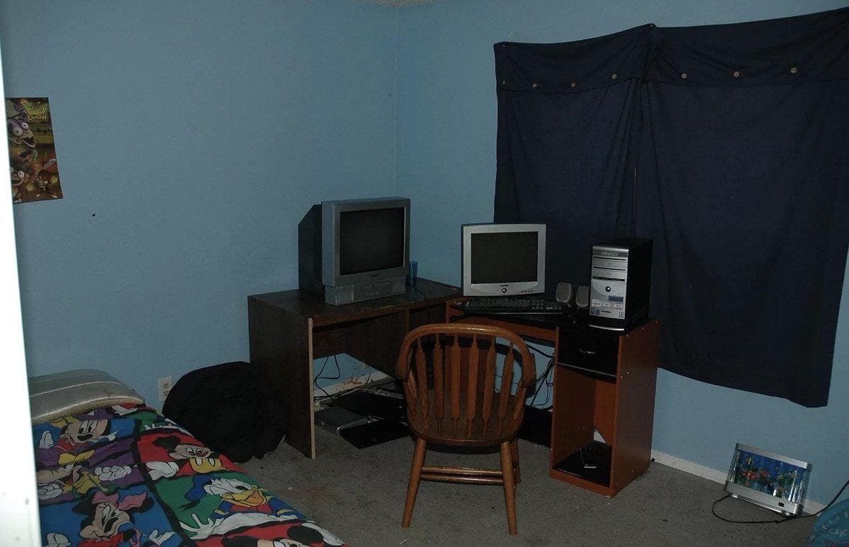 The Bedroom : r/LiminalSpace