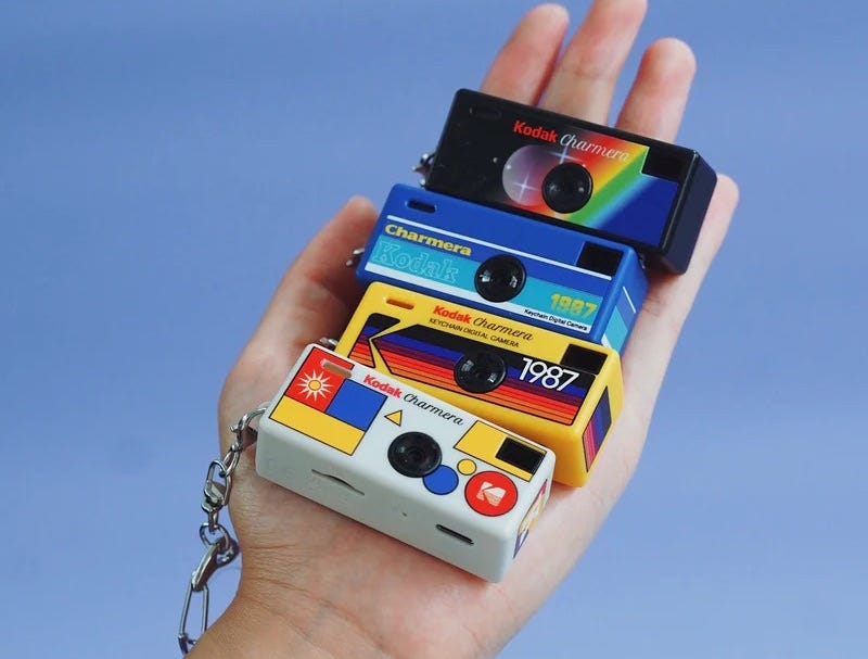 Kodak Charmera lanceert een sleutelhangercamera van $30 met lo-fi beelden  en een retro-uiterlijk - Notebookcheck.nl Nieuws