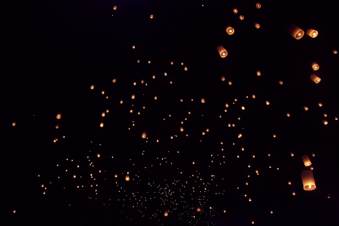 These festivals are a combination of centuries-old traditions with unforgettable visual spectacles. From lanterns flying into the nite sky in Thailand to glowing rivers in Laos, as well as candle celebrations and lantern flights in Borobudur, this annual event transforms an ordinary festival into an extraordinary cultural experience. ✨🏮 These festivals are a combination of centuries-old traditions with unforgettable visual spectacles. From lanterns flying into the nite sky in Thailand to glowing rivers in Laos, as well as candle celebrations and lantern flights in Borobudur, this annual event transforms an ordinary festival into an extraordinary cultural experience. ✨🏮