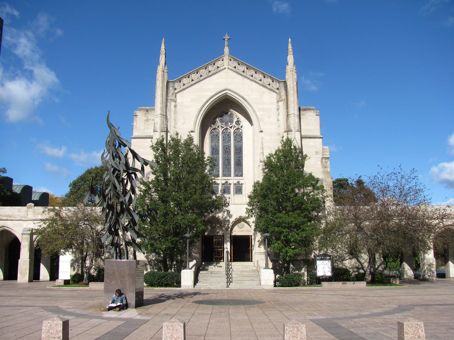 https://upload.wikimedia.org/wikipedia/commons/0/07/Boston_University_Marsh_Chapel%2C_Boston_MA.jpg https://upload.wikimedia.org/wikipedia/commons/0/07/Boston_University_Marsh_Chapel%2C_Boston_MA.jpg
