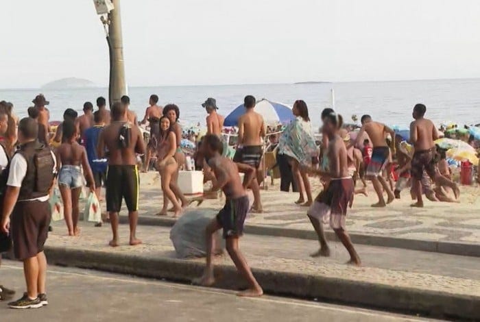 Correria assustou banhistas, mas a PM afirma que não houve ocorrências graves