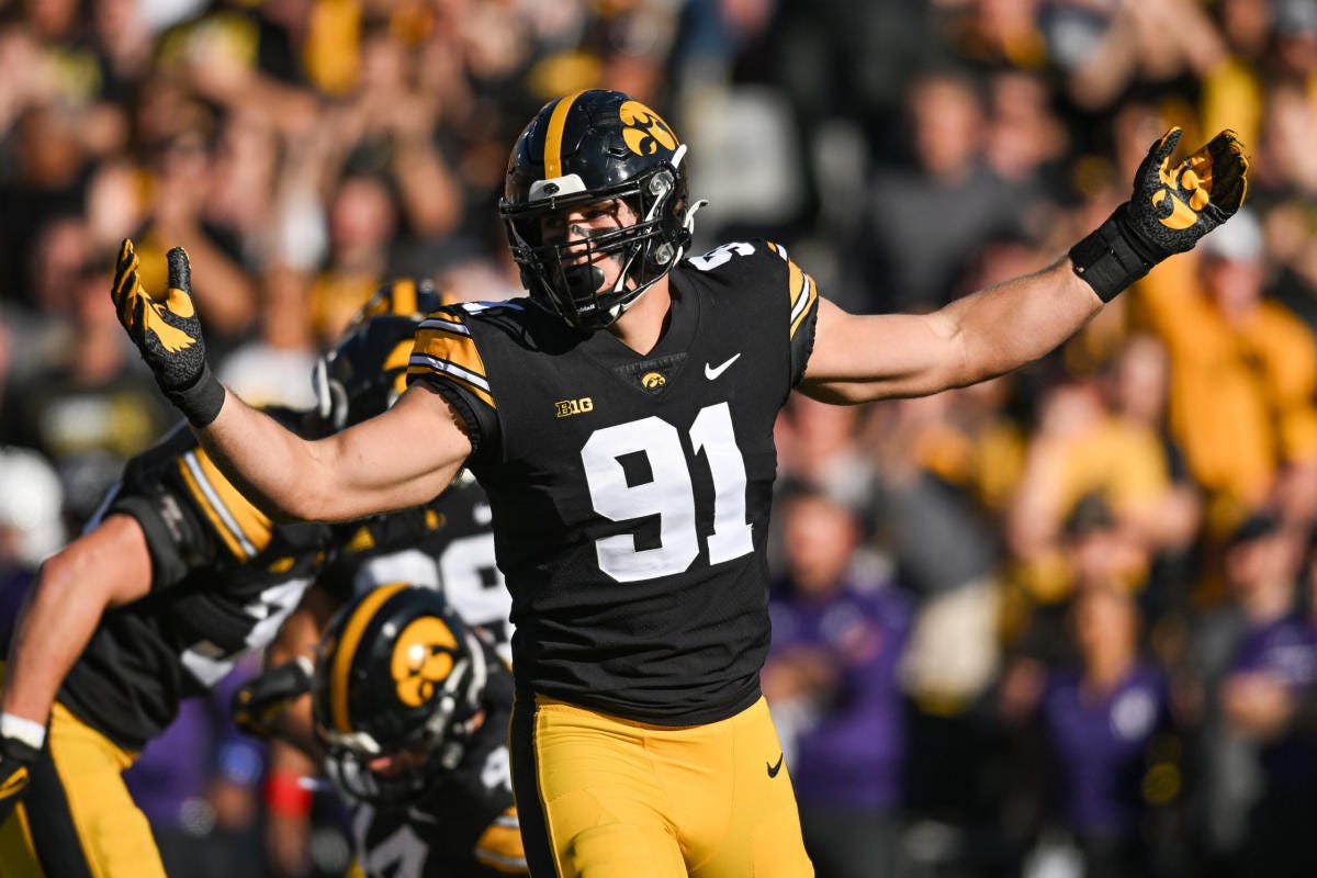 Broncos select Lukas Van Ness in Bucky Brooks' first 2023 NFL mock draft