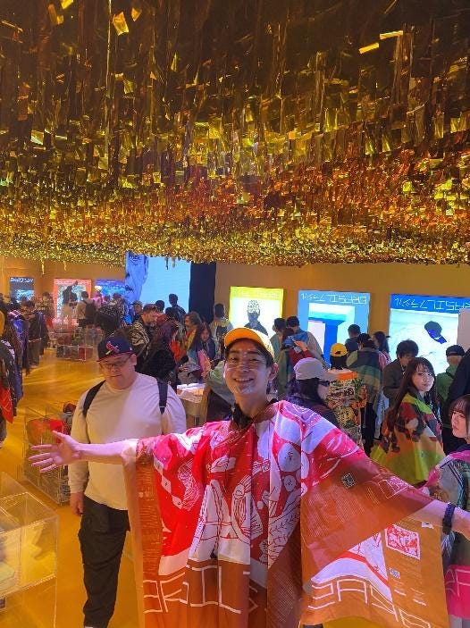 Vestimenta Parangoromos faz sucesso no Pavilhão Brasil