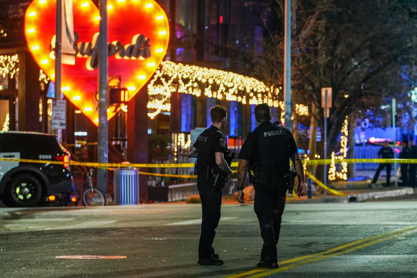 F.B.I. Investigates Texas Bar Shooting as Possible Act of Terrorism