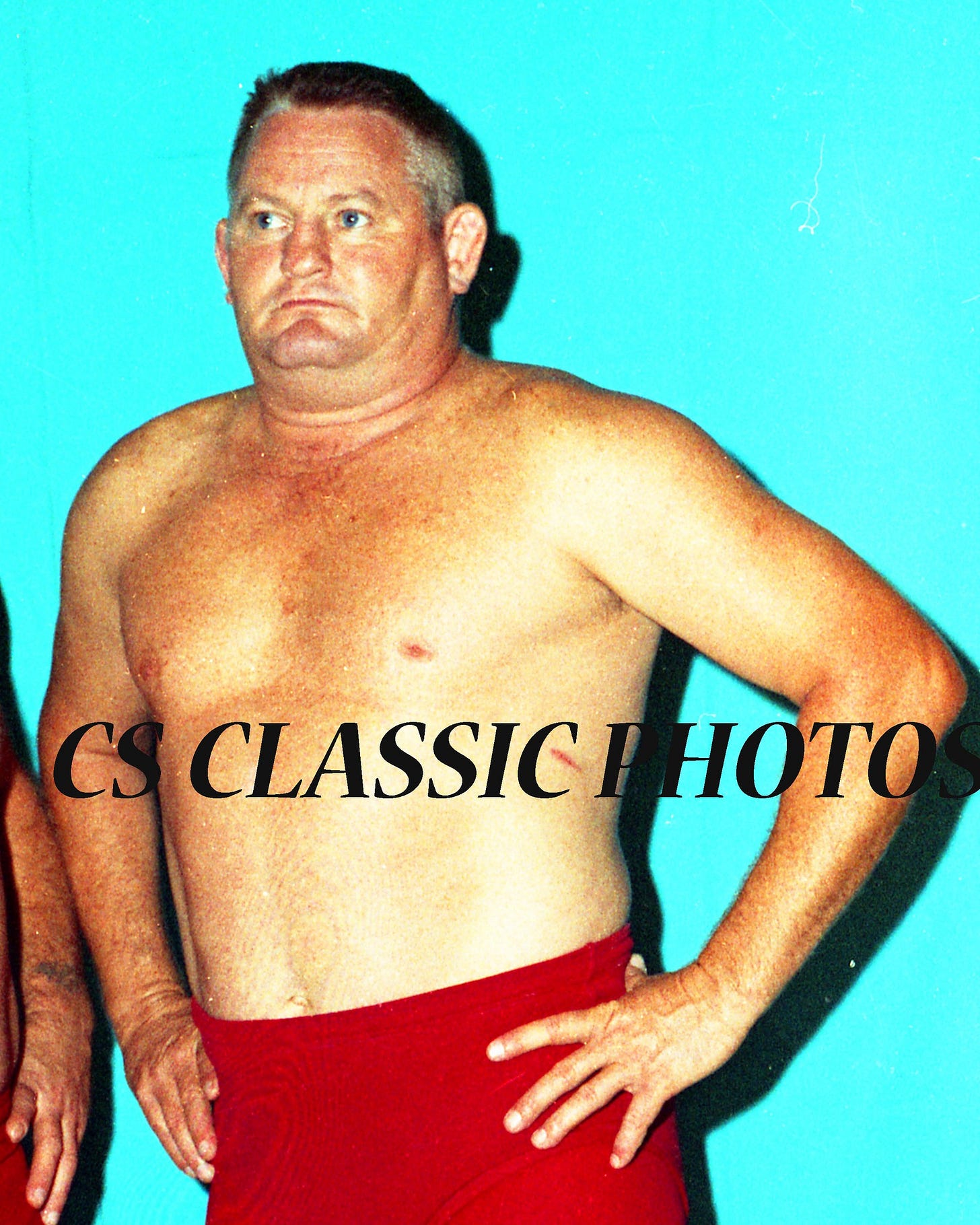 May be an image of 1 person and text that says 'CS CLASSICI HOTO' May be an image of 1 person and text that says 'CS CLASSICI HOTO'